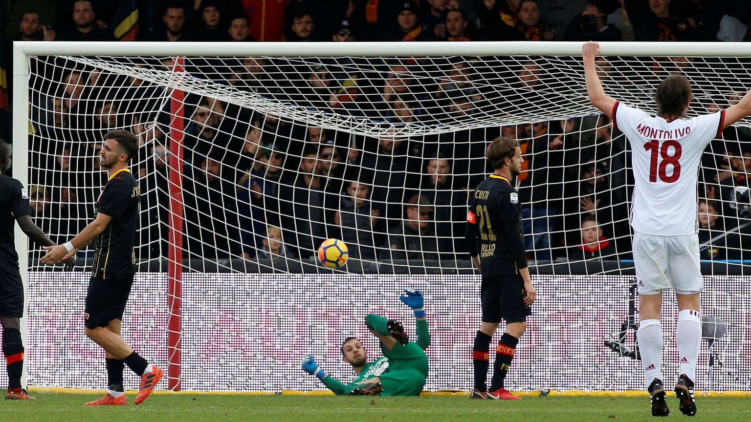 Soccer Football - Serie A - Benevento Calcio vs AC Milan - Stadio Ciro Vigo