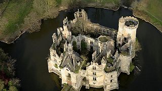 Ένα ιστορικό κάστρο στη Γαλλία βρήκε τους...6.500 αγοραστές του