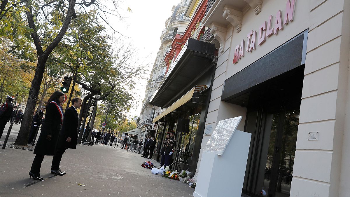 Bataclan-Attentäter ein Märtyrer? Frankreich "zutiefst geschockt" über Berliner Kunst