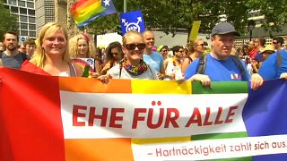 "Ehe für alle" - auch in Österreich, doch erst ab 2019