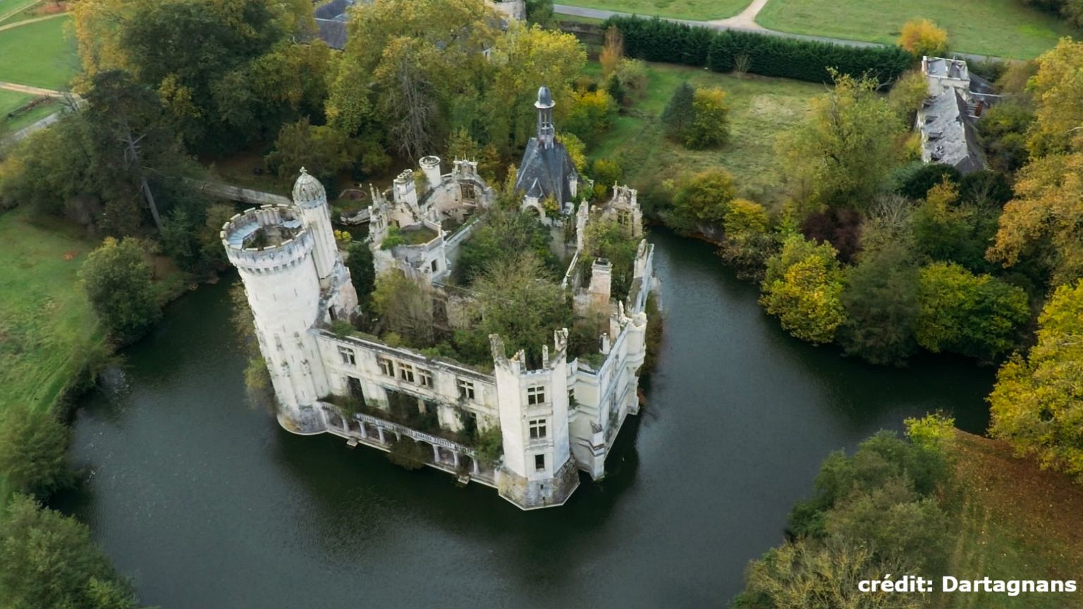 Le château de la Mothe-Chandeniers 