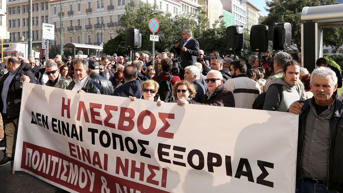 Διαδήλωση στην Αθήνα: «Να μην γίνουν τα νησιά μας φυλακές»