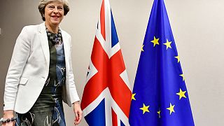 Brexit: «Στη μέγγενη» η Τερέζα Μέι
