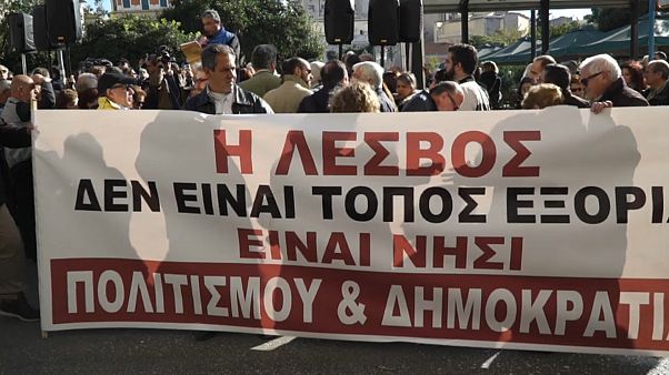 Migranti, le isole greche: 'Ci avete abbandonato' Migranti, le isole greche: 'Ci avete abbandonato'