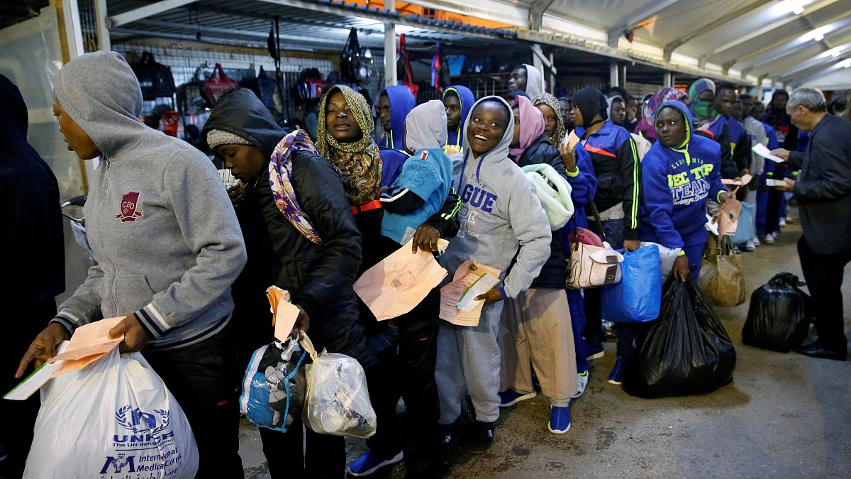 بعد أزمة الاتجار بالبشر في ليبيا.. الأمم المتحدة تعيد المهاجرين إلى أوطانهم 