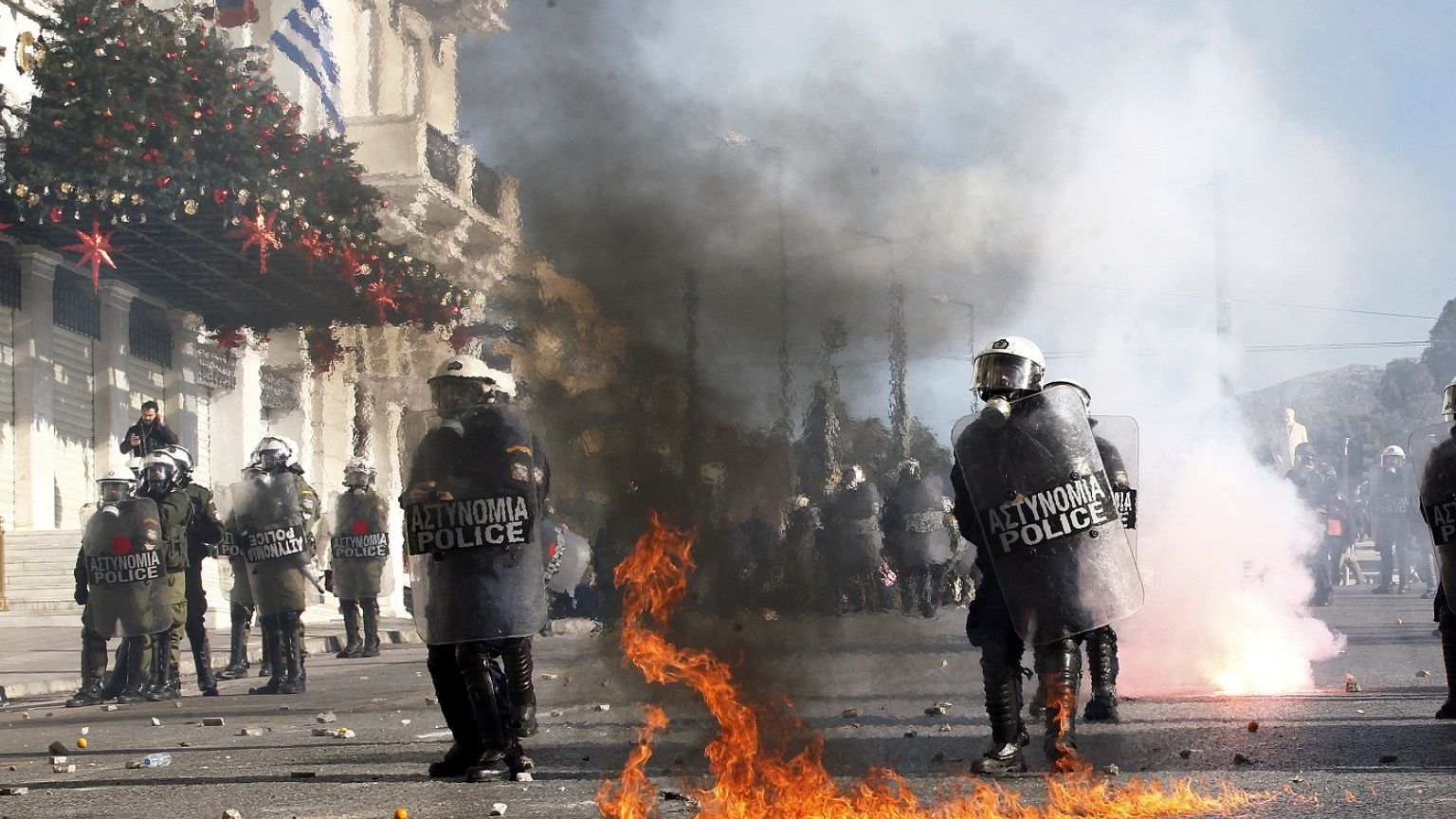 Επεισόδια αμαύρωσαν το μαθητικό συλλαλητήριο για τον Αλέξανδρο Γρηγορόπουλο