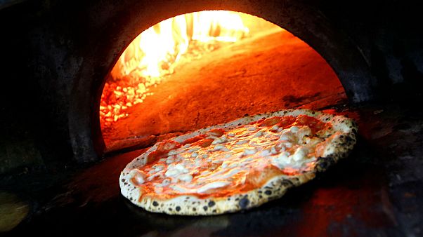L'art du pizzaïolo napolitain entre au patrimoine mondial de l'Unesco ! L'art du pizzaïolo napolitain entre au patrimoine mondial de l'Unesco !