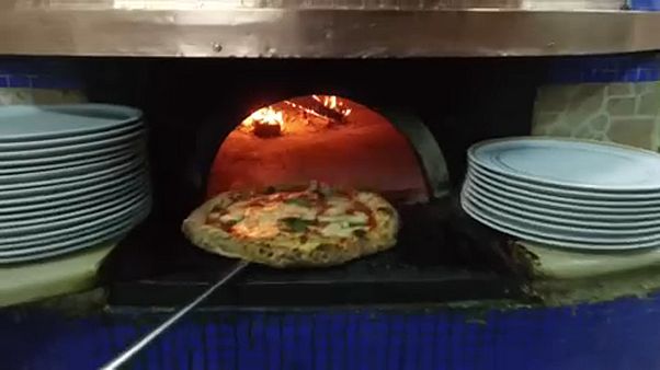 UNESCO: Η τέχνη των ναπολιτάνων pizzaϊolo UNESCO: Η τέχνη των ναπολιτάνων pizzaϊolo