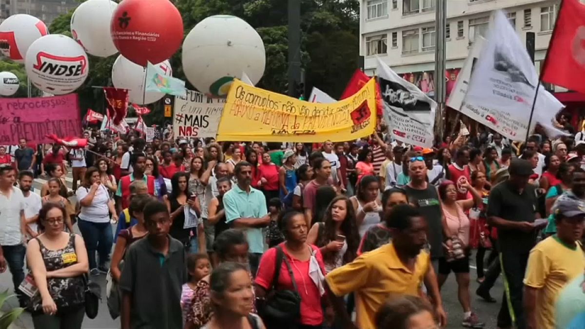 Protestos nas ruas do Brasil contra a Reforma de Previdência