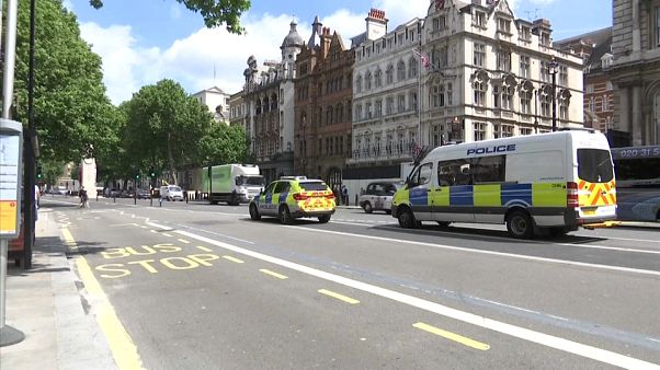 Großbritannien: Anschlag auf May vereitelt Großbritannien: Anschlag auf May vereitelt