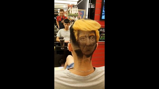 La mèche de Trump fait des vagues La mèche de Trump fait des vagues