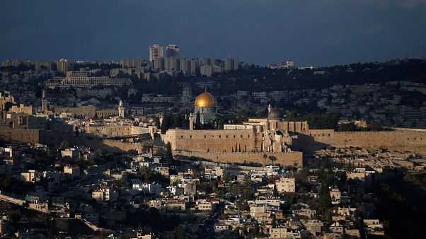 Palestinesi: "Trump non ha il diritto di prendere questa decisione" Palestinesi: "Trump non ha il diritto di prendere questa decisione"