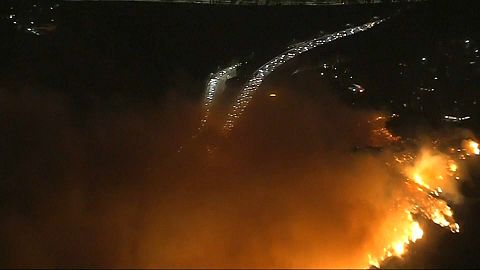 Incêndios voltam em força à Califórnia
