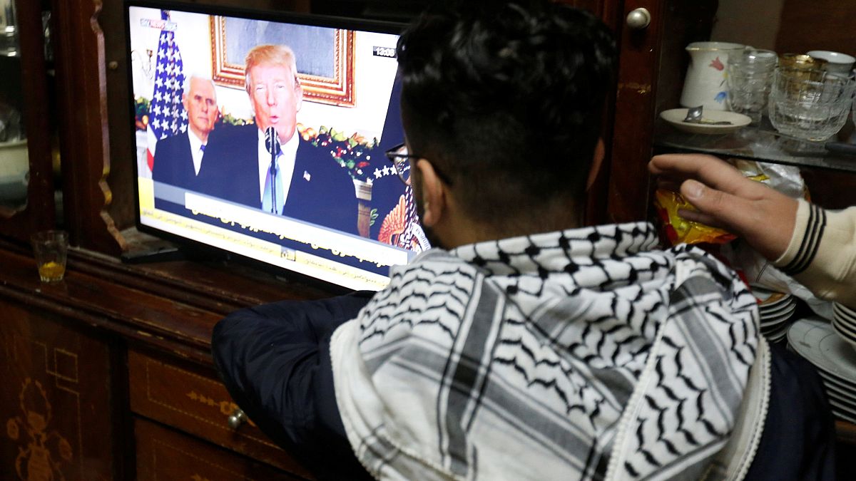 Ein palästinensischer Flüchtling in Jordanien sieht Trumps Ansprache.