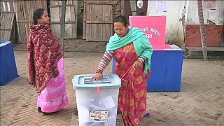 Nepal: tutti in coda per le elezioni