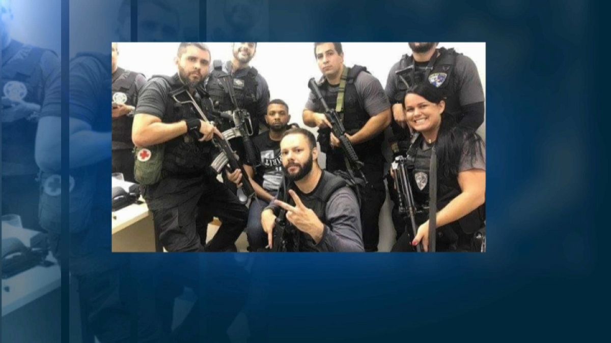 Polémicos 'selfies' de la detención del narco más buscado de Brasil