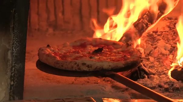 A arte dos pizzaiolos napolitanos já é património imaterial da Humanidade A arte dos pizzaiolos napolitanos já é património imaterial da Humanidade