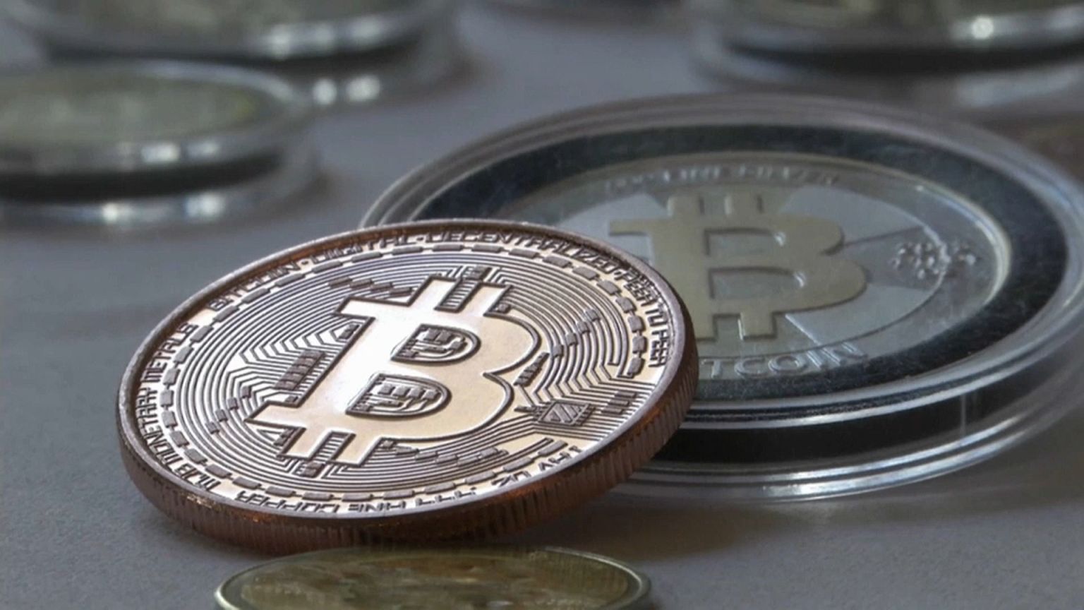Bitcoin'den yeni rekor: 15 bin doları aştı