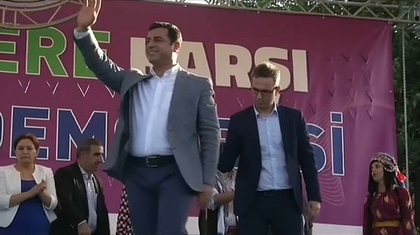 Turchia: si apre processo a Demirtas, l'oppositore resta in carcere Turchia: si apre processo a Demirtas, l'oppositore resta in carcere
