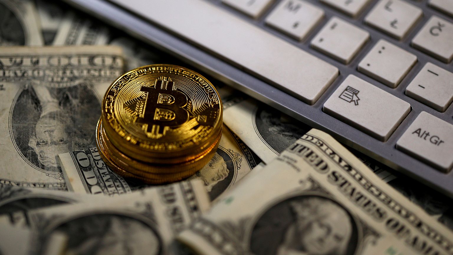 قراصنة ينهبون 70 مليون دولار من وحدات البيتكوين