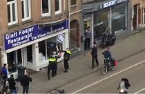 Palesztin zászlót lengető férfi törte be egy kóser étterem ablakait Hollandiában