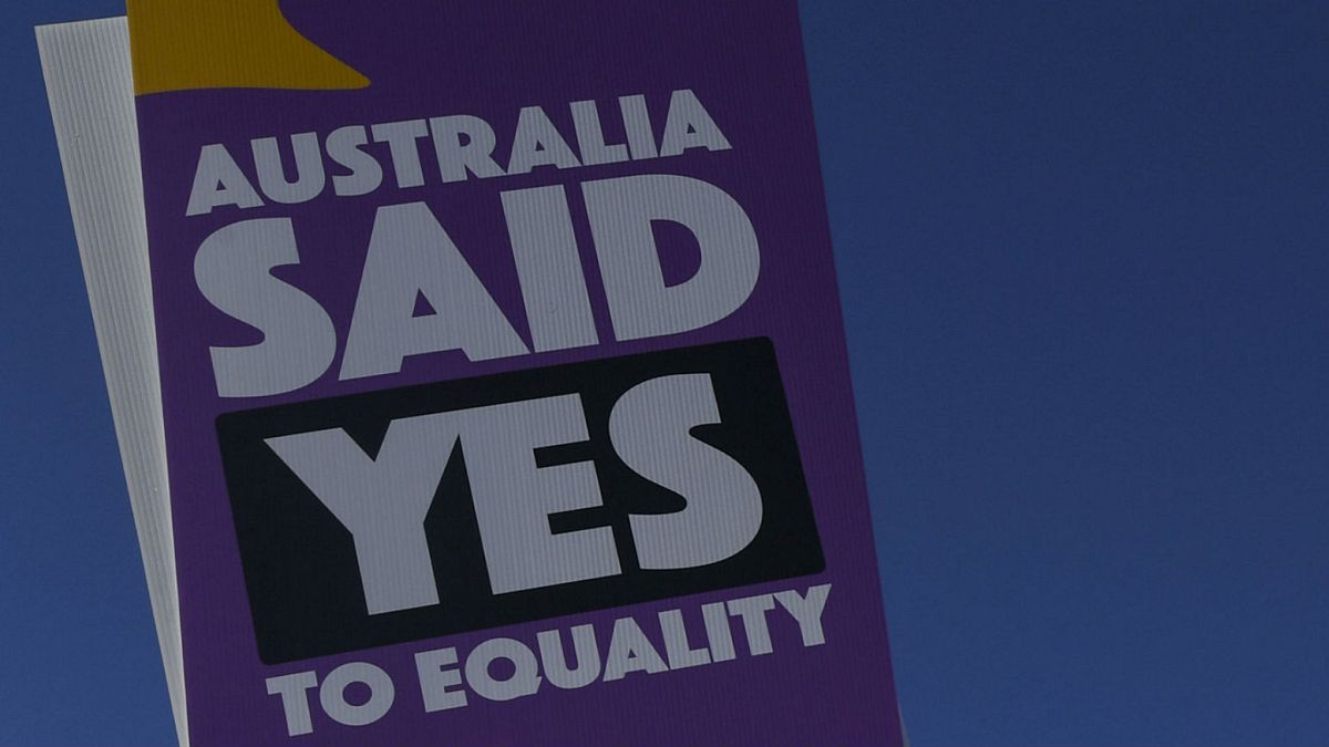 Mariage gay : un ambassadeur australien filme sa demande 