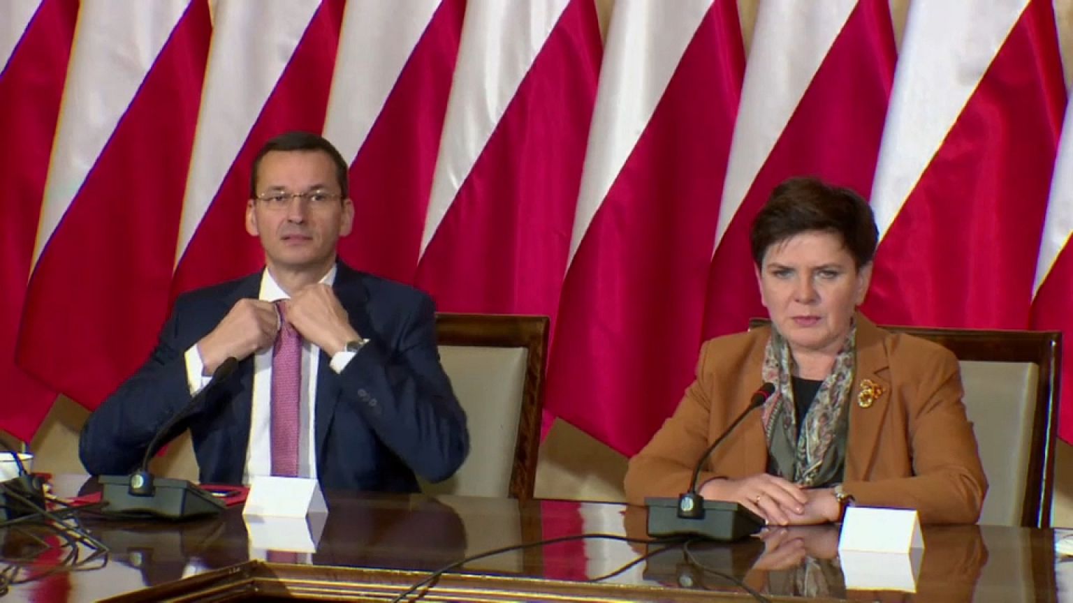 Polonia releva a su primera ministra