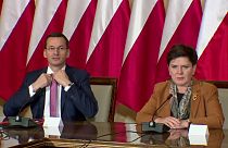 Polonia releva a su primera ministra
