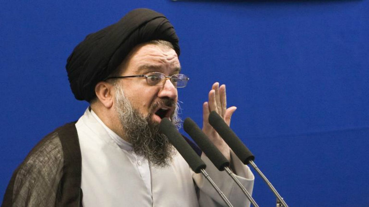 خاتمی ضمن ستایش از 'پهلوان' کریمی: تل آویو و حیفا را با خاک یکسان می‎کنیم