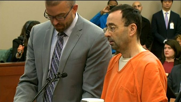 Larry Nassar condenado a 60 anos de prisão Larry Nassar condenado a 60 anos de prisão