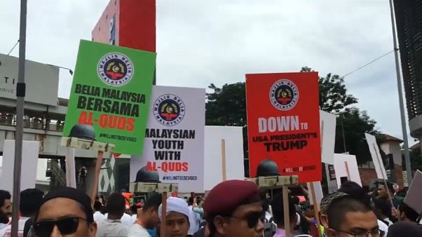 Outrage spans beyond Middle East as Muslim world protests Outrage spans beyond Middle East as Muslim world protests