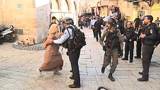 Jerusalém: confrontos depois da oração provocam dezenas de feridos