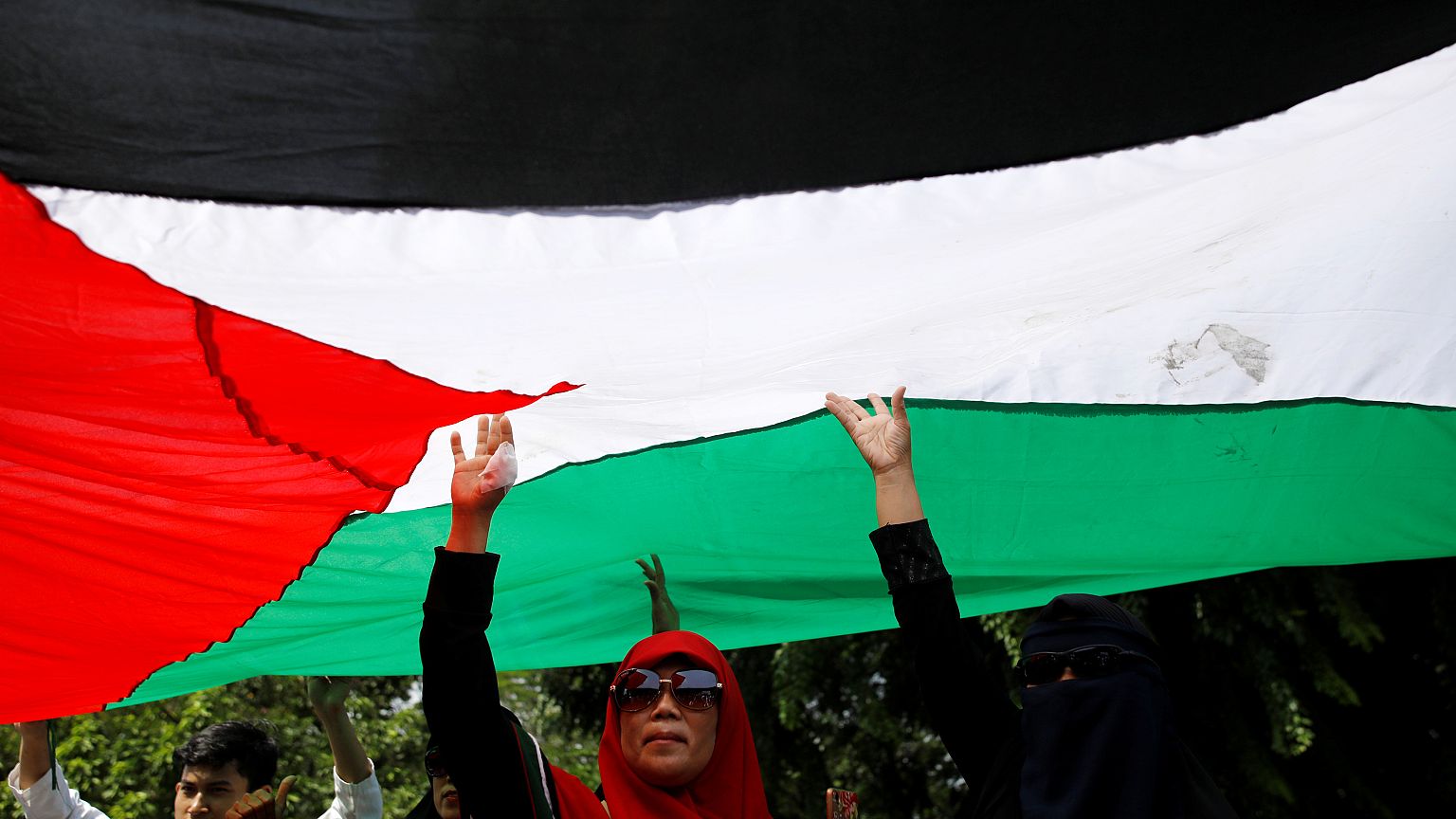 احتجاجات ضد قرار نقل السفارة الأمريكية إلى القدس / جاكرتا
