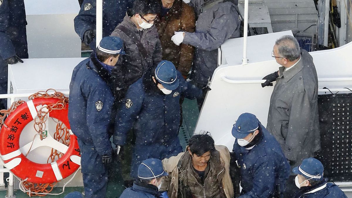 Japão detém tripulantes de embarcação norte-coreana
