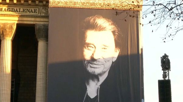 Франция простилась с Джонни Холлидеем Франция простилась с Джонни Холлидеем
