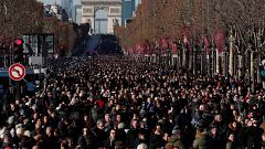 Vaste hommage populaire à Johnny Hallyday