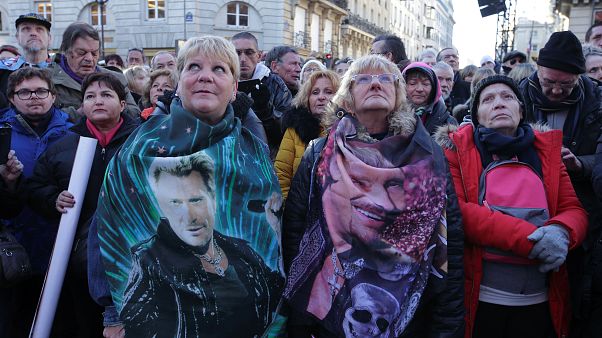 Addio Johnny Hallyday: la Francia saluta il suo Elvis Addio Johnny Hallyday: la Francia saluta il suo Elvis