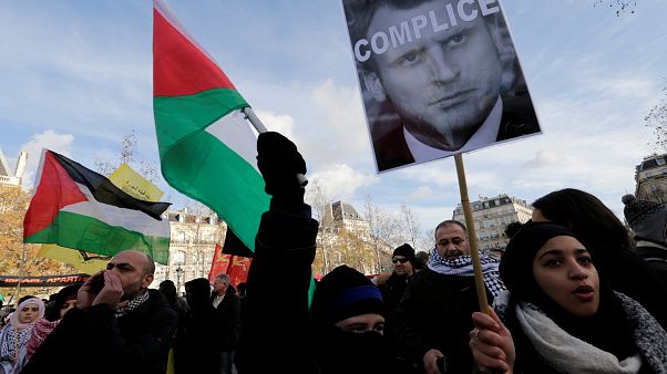 Protestantes pró-Palestina acusam Macron de ser cúmplice de Trump Protestantes pró-Palestina acusam Macron de ser cúmplice de Trump