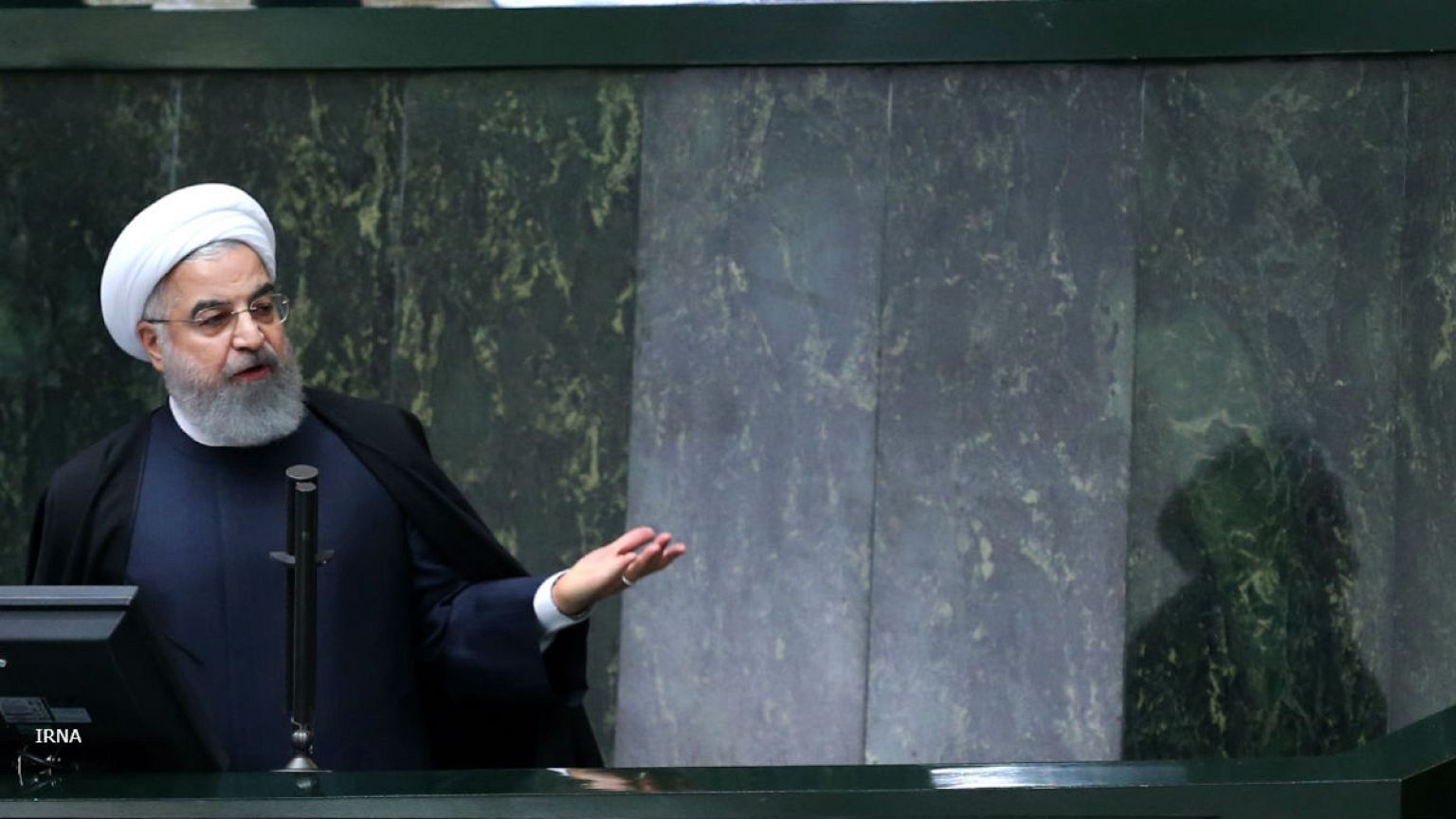  روحانی: عربستان بمباران یمن و رکوع در برابر اسرائیل را قطع کند، مشکل ایران با ریاض حل می‌شود