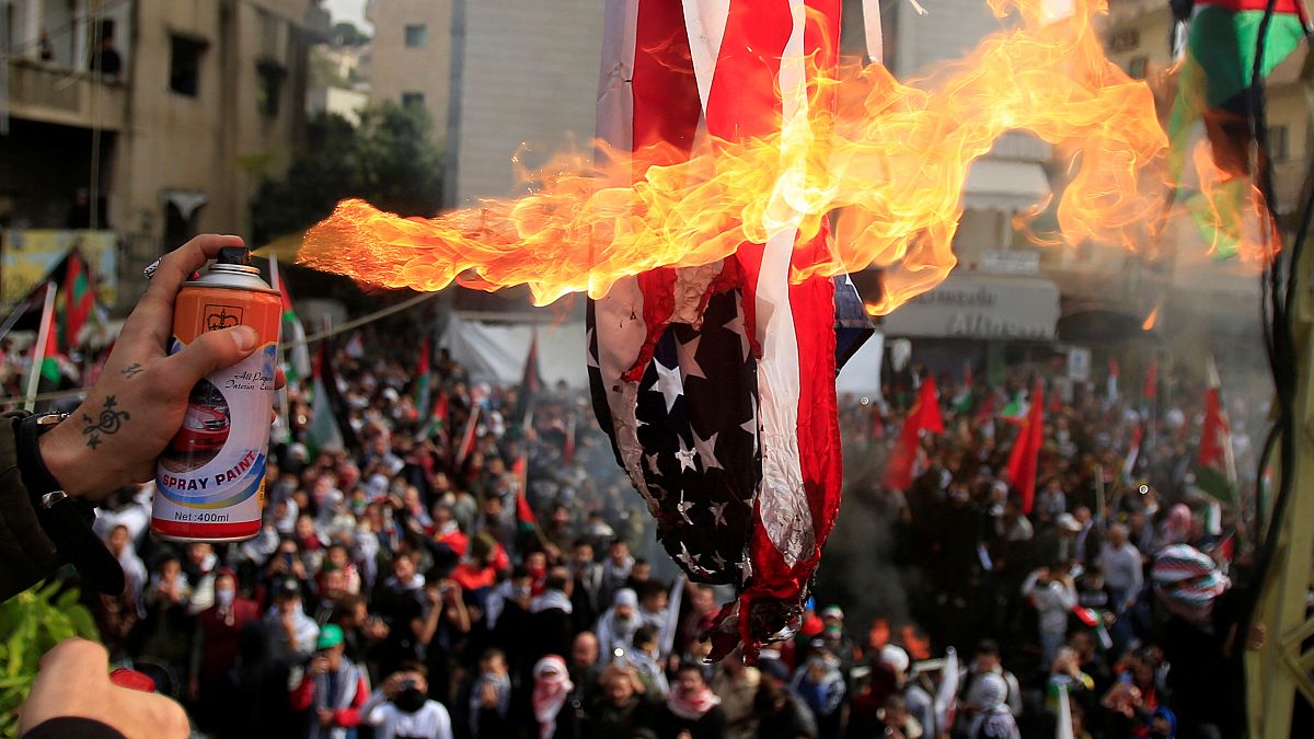 Clashes near U.S. embassy in Beirut