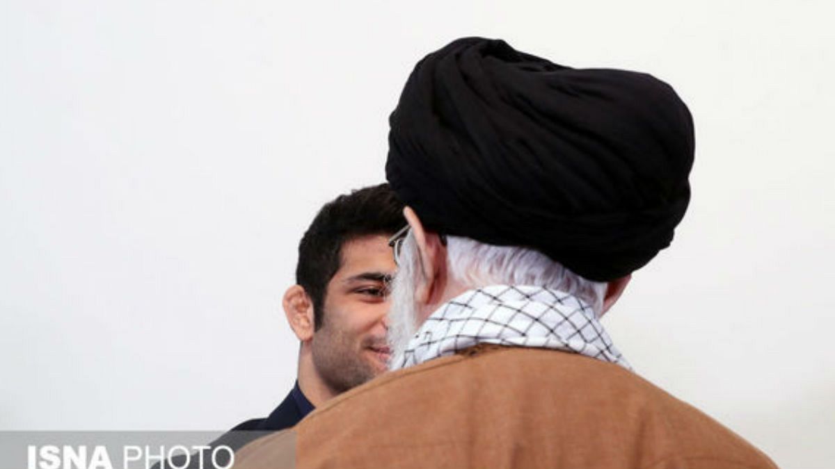 علی خامنه‌ای از علیرضا کریمی تقدیر کرد