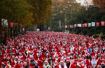 Madrid e Berlino invase dai "Babbi Natale"