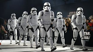 "Storm Troopers" na guarda de honra da antestreia mundial dos "Últimos Jedi