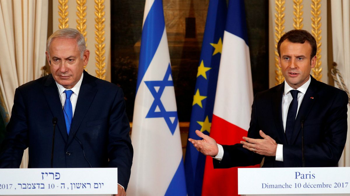 Benjamin Netanyahu e emmanuel Macron juntos em Paris