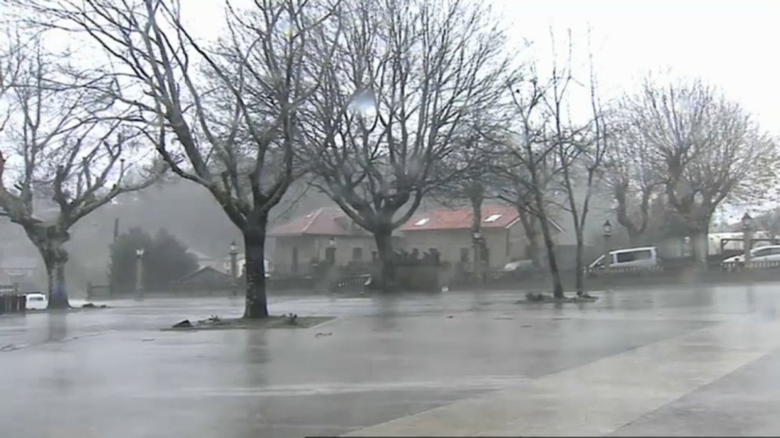 Tempestade "Ana" causa um morto em Portugal