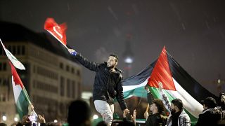 تعليق رسمي ألماني شديد اللهجة على حرق علم اسرائيل في مظاهرة للتضامن مع القدس