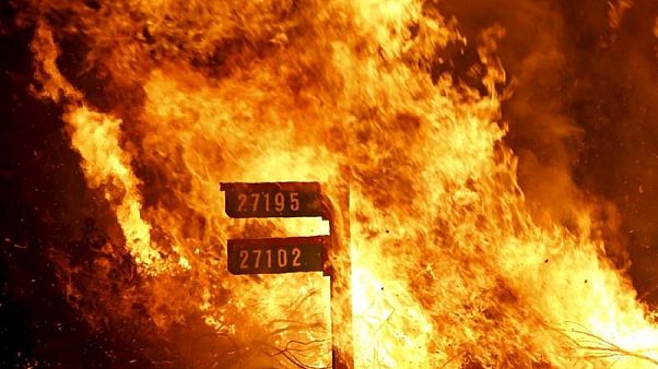 ΗΠΑ: Αναζωπυρώνονται τα πύρινα μέτωπα στην Καλιφόρνια ΗΠΑ: Αναζωπυρώνονται τα πύρινα μέτωπα στην Καλιφόρνια