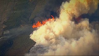 El devastador incendio Thomas sigue avanzando en California
