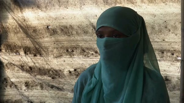 Le donne Rohingya: "Stuprate dai soldati in Myanmar" Le donne Rohingya: "Stuprate dai soldati in Myanmar"