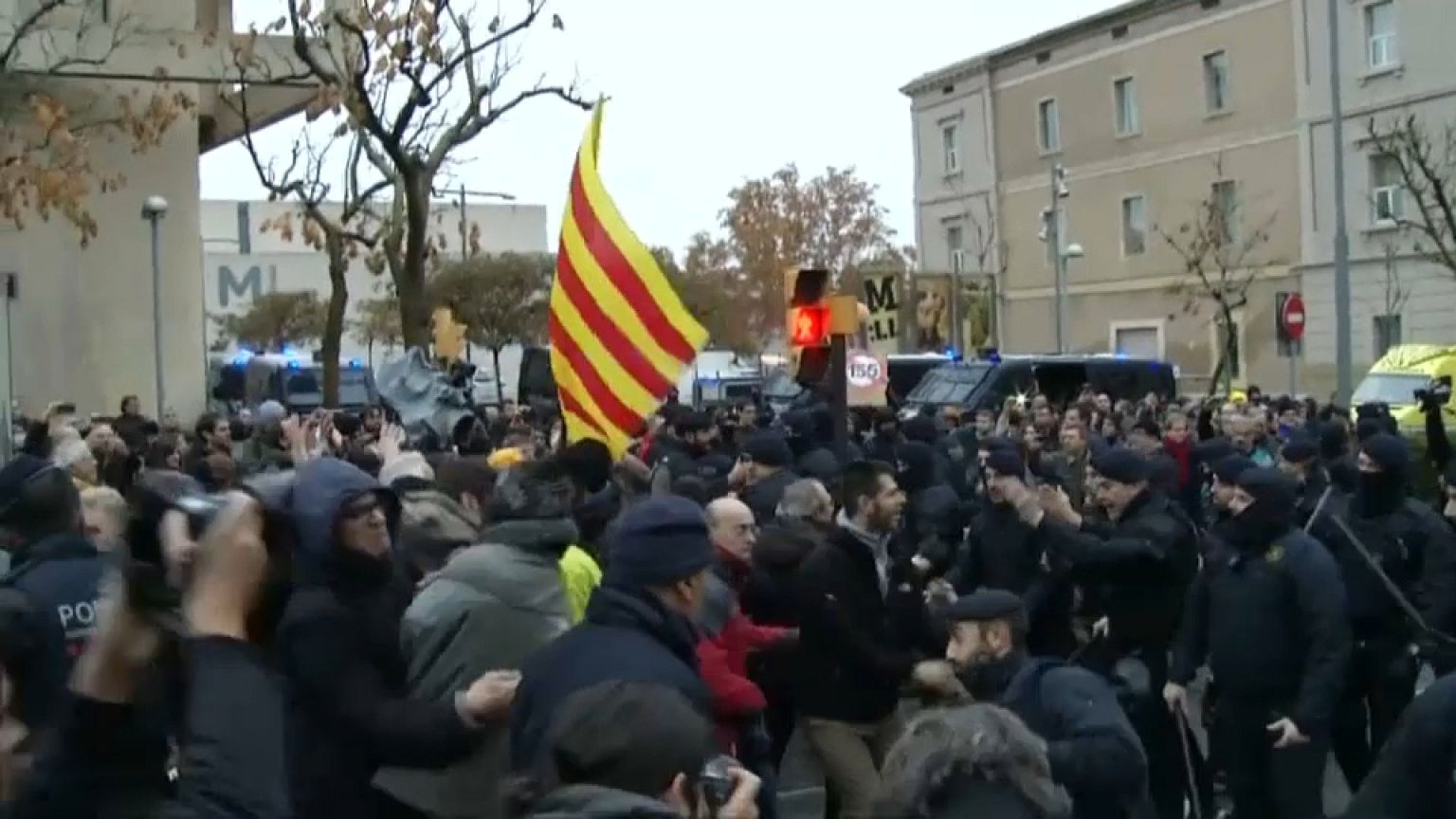 Manifestation devant le musée de Lleida
